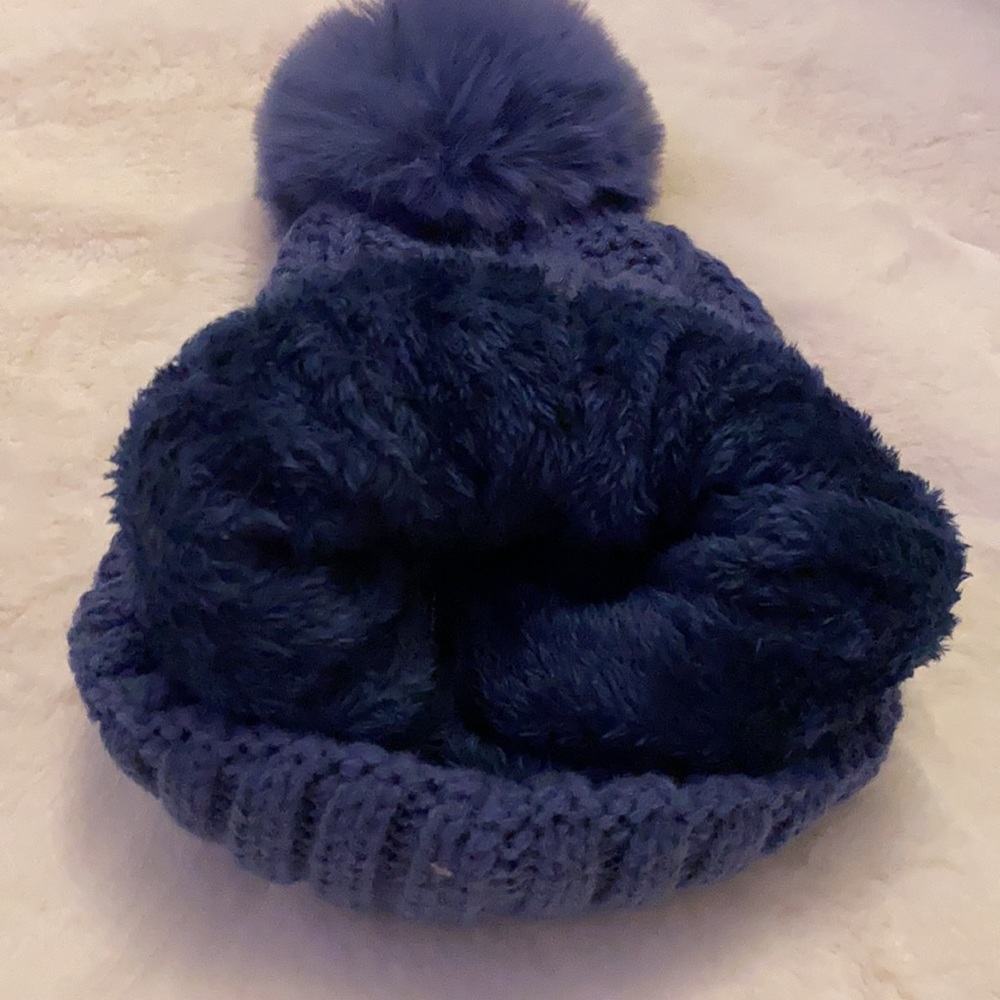 UGG-BLUE HAT AND SCARF SET - Picture 3 of 4